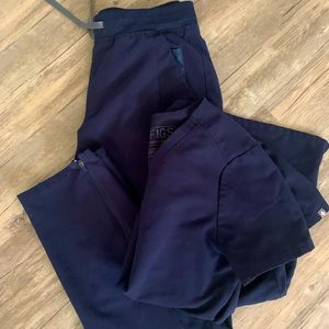 Xsmall FIGS navy scrub set